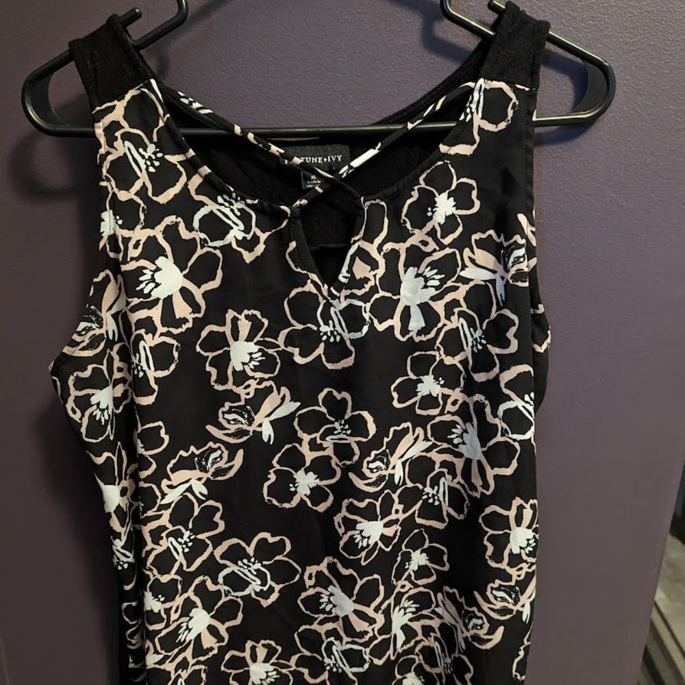 FORTUNE + IVY Kason Split Neck Blouse
